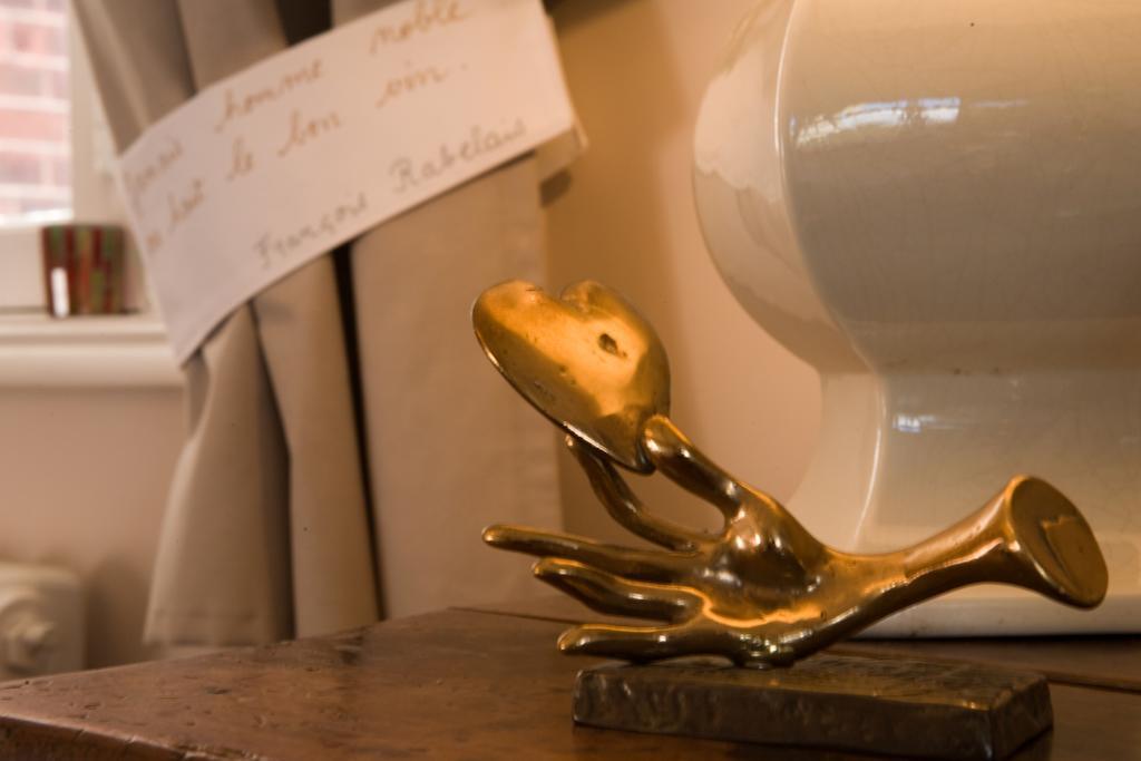 Le Manoir De Crisolles Bed & Breakfast Bagian luar foto