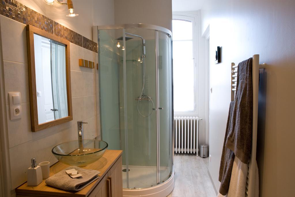 Le Manoir De Crisolles Bed & Breakfast Ruang foto