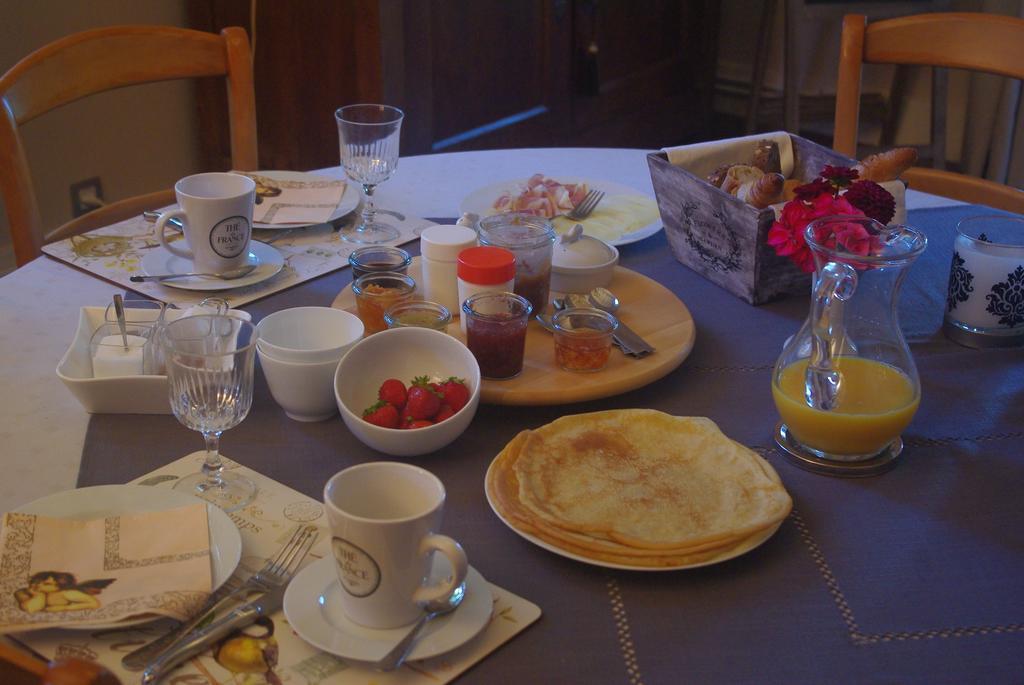 Le Manoir De Crisolles Bed & Breakfast Bagian luar foto