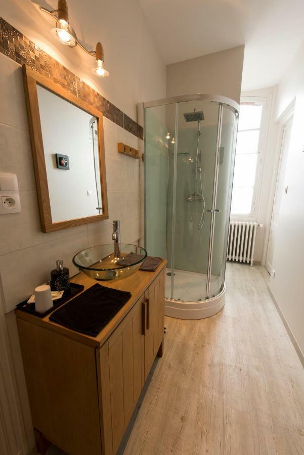 Le Manoir De Crisolles Bed & Breakfast Bagian luar foto